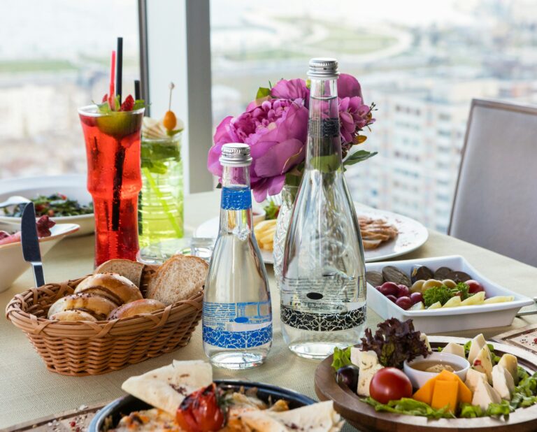 Een cocktailavond thuis: gezellig zonder ingewikkeld gedoe